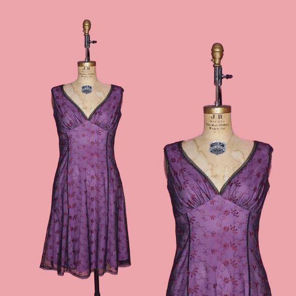 1990s-Y2K BETSEY JOHNSON NEW YORK Lace Trim Mesh Overlay Floral Dress. M.AS IS